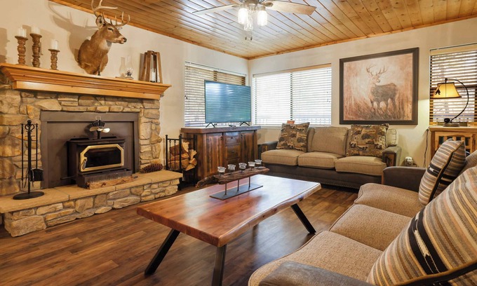 Springville Cabina | Pierpoint, Sequoia, Trail of Giants- Martin Cabin