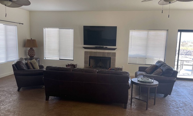Yuma Casa | Martinez Lake - Desert House l Southwestern Home with Private Dock
