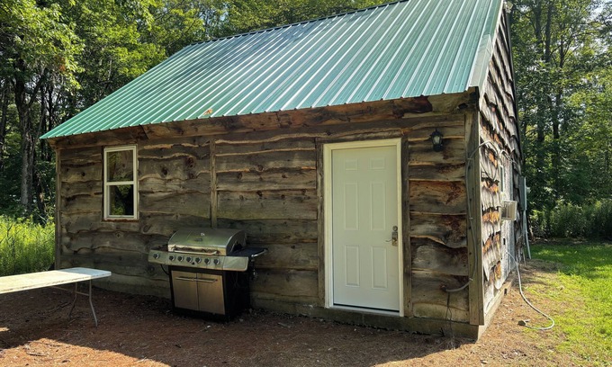 Williamstown Cabina | Marvelous 4-bedroom cabin in Williamstown NY with wifi.