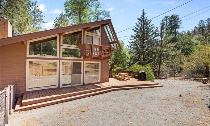 Wrightwood Casa | Marvelous Quite 2BR Cabin in Wrightwood
