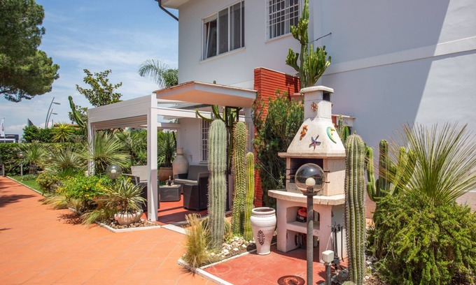 Latina Lido Villa | Sharming Villa a 300 m del mar - 120m² en residencia privada y 400m² de jardín