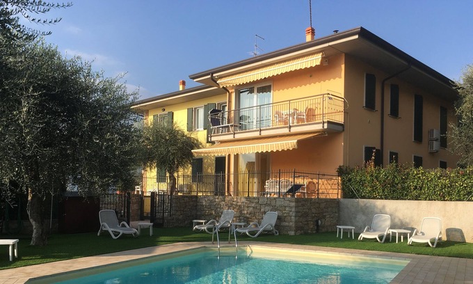 Magugnago Apartamento | Mary Apartments: 55 sqm Lake View Swimmigpool near town center and beach