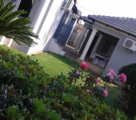Moses Kotane Cama Y Desayuno | Marys BnB