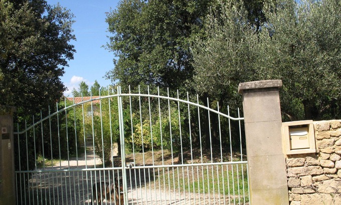 Vers-Pont-du-Gard Casa | Casa de la piscina tranquila