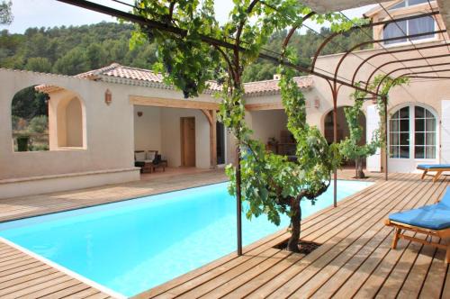 Evenos Casa | Mas climatise, piscine chauffee privee - parc regional naturel st baume