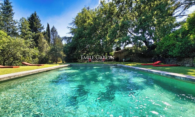 Puyvert Otro | Mas for rent in the Luberon, surrounded by vineyards