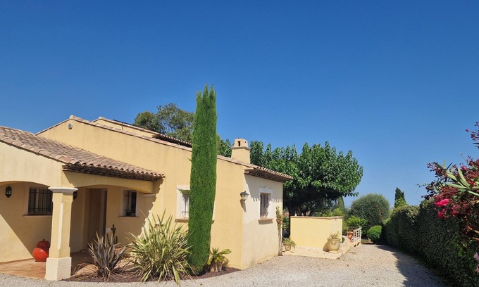 Roquebrune-sur-Argens Villa | casa de campo provenzal, al pie de la roca de Roquebrune-sur-Argens