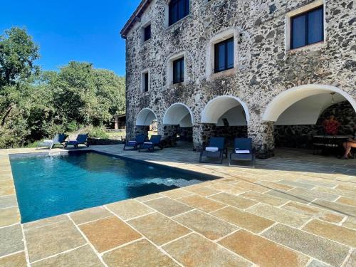 Olot Casa | Mas Puig De Baix with private Pool and gardens