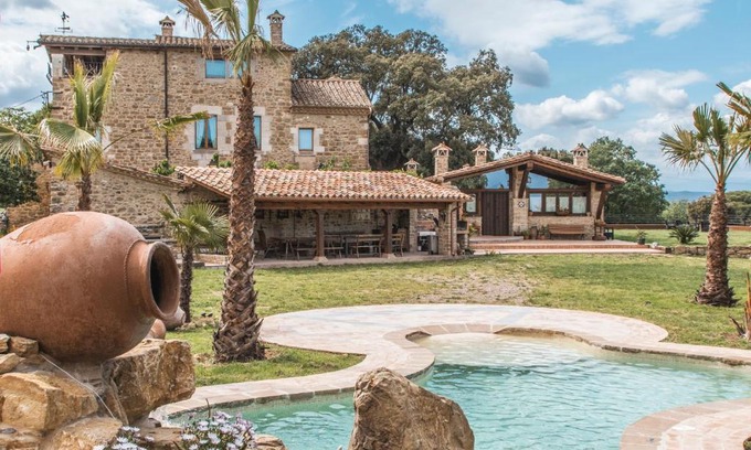 Riudellots de la Creu Casa | Mas Tulsà Casa Rural Girona