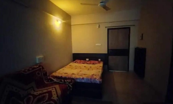 Puri Apartamento | Mascot Shanti Homestay. 1BK with attached bath