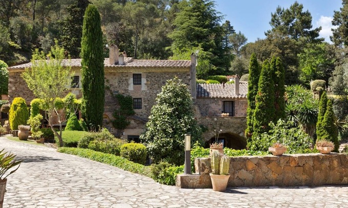Mont-Ras Villa | Masia El Moli de Can Burjats con piscina y chimenea
