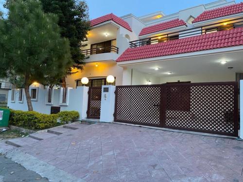 E-11 Sector Casa | Maskan Guest House