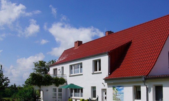 Bergen auf Ruegen Apartamento | Moderna casa de campo con chimenea, cerca del festival Störtebeker