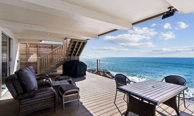 Capistrano Beach Casa | Massive 3 bedroom on the sand!