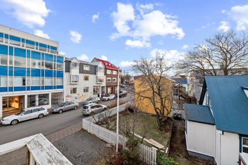 Downtown Casa | Massive Villa in Reykjavík suburbs