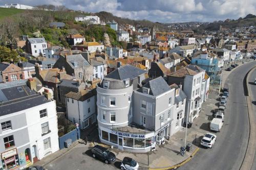Old Town Hastings Casa | Master accommodation suite 8