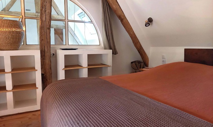 Angiens Cama Y Desayuno | Master suit at "Maison Silleron". Breakfast included.5*