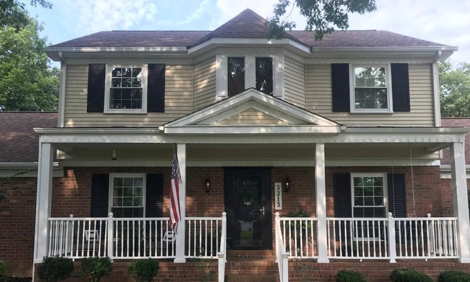 Antioch Casa | Master Suite by the Lake
