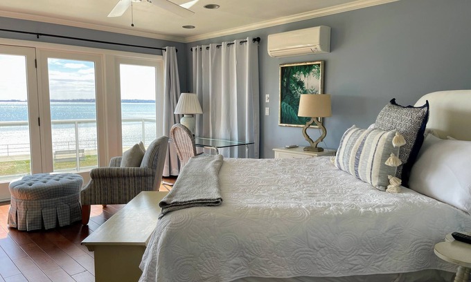 Prides Crossing Casa | Master Suite with magnificent views of the ocean