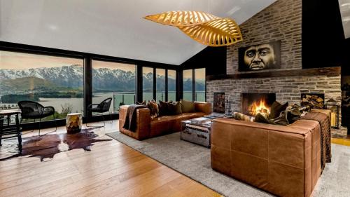 Fernhill Villa | Matakauri House by MajorDomo - Stylish Four Bedroom Villa