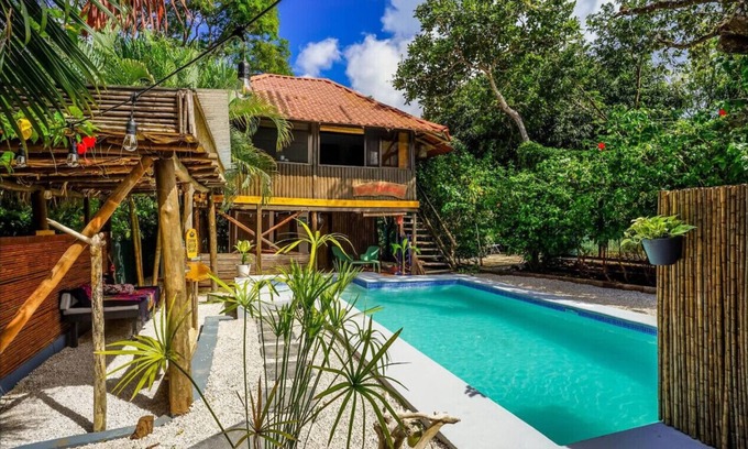 Matapalo Casa | Matambú Ranchita: Charming & Rustic w/ Shared Pool