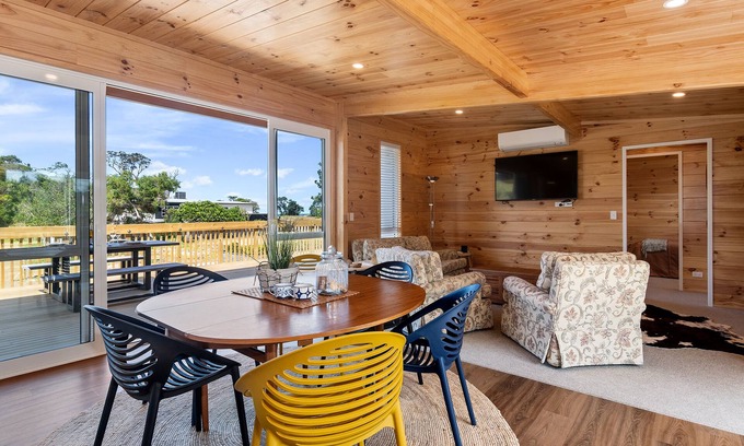 Matapouri Casa | Matapouri Bayside Retreat - Matapouri Holiday Home