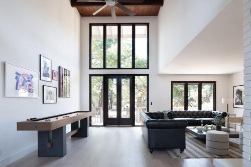 Santa Rosa Casa | Mataro by AvantStay Large Elegant Home in Santa Rosa w Hot Tub Games