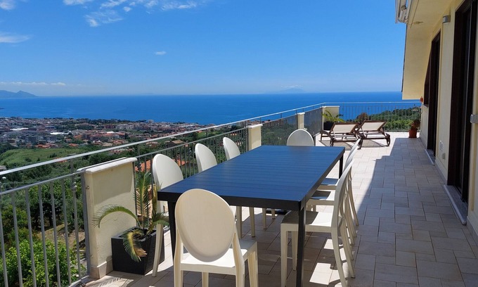 Formia Apartamento | Matisse Maison duplex apartment sea view Formia-Gaeta