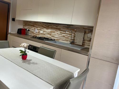 San Donato-San Vitale Apartamento | Mattei13