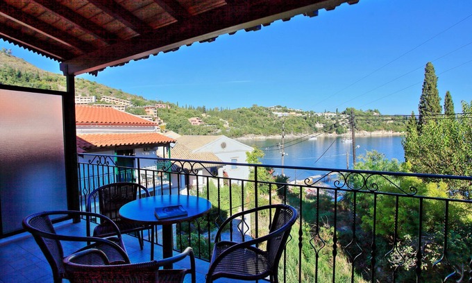 Agni Apartamento | Mattheos House: un tranquilo apartamento de dos dormitorios, a solo unos pasos de la popular playa de Kalami