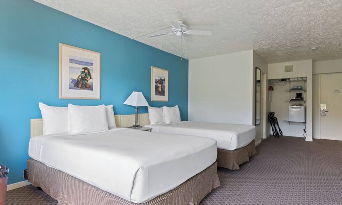 Kahului Hotel | Maui Escape! Harbor Views, Outdoor Pool, Short Drive to Maui Tropical Plantation