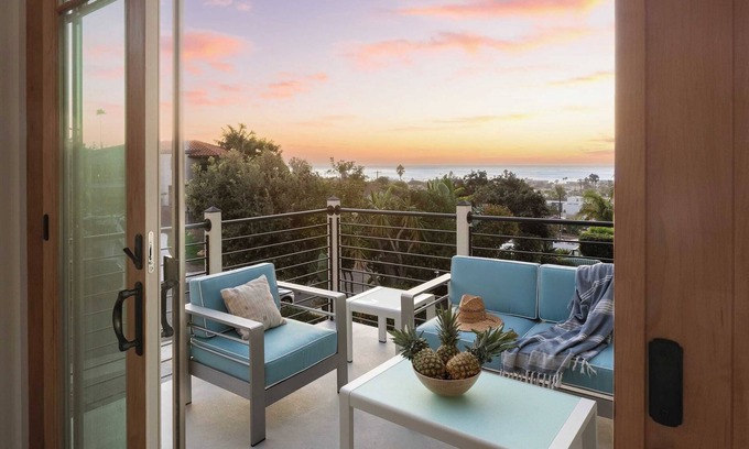 Ocean Beach Casa | Maven by Avantstay 5 Minutes to the Beach! Ocean Views & Spacious Design