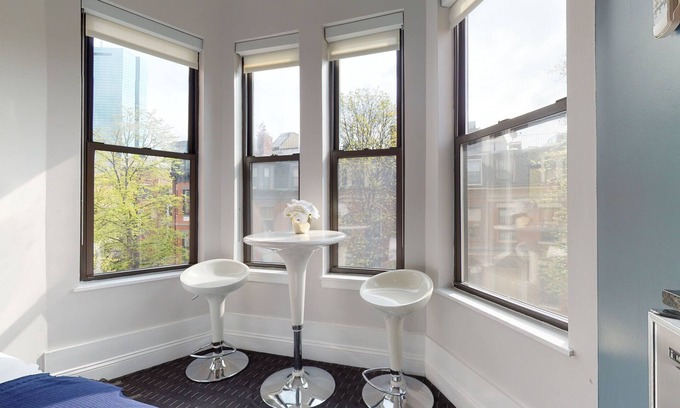 Columbus Apartamento | Maverick Suites at 400 Columbus Ave