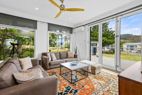 Skenes Creek Casa | MAVI BEACH HOUSE - Stylish home opposite beach