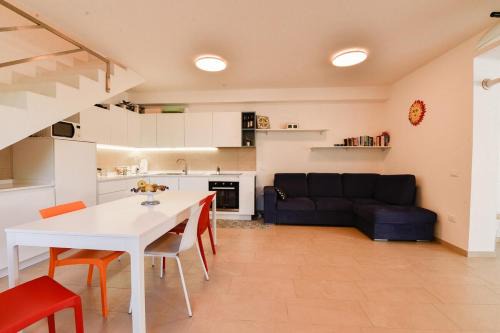 Birgi Vecchi Casa | Max Kitehouse Stagnone