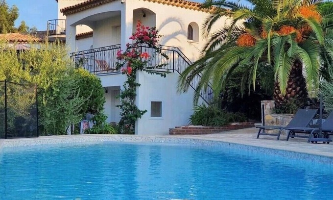 Guerrevieille Apartamento | Maxima Sunset WAIKIKI 4 personas