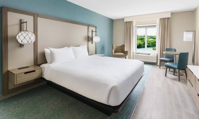 Marathon Hotel | Maximum Comfort! Enjoy Outdoor Pool & Free Breakfast, Pets are Allowed!
