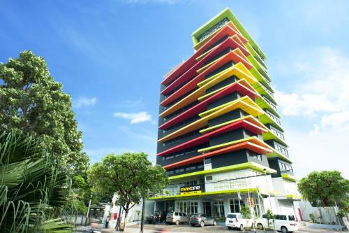 Gubeng Hotel | MaxOneHotels at Dharmahusada Surabaya