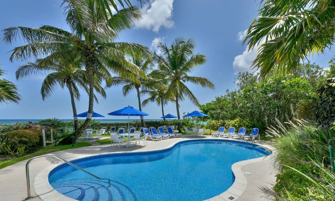 Welches Apartamento | Maxwell Beach Villas