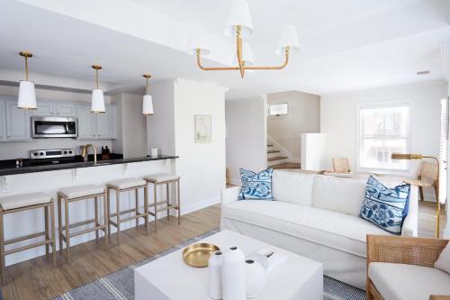 Old Town Bluffton Casa | May River Breeze