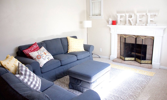 Scera Park South Apartamento | Fun @ theFrees! Acogedor 2BR Apt por Costco! ¡Todas las alfombras / pinturas nuevas!