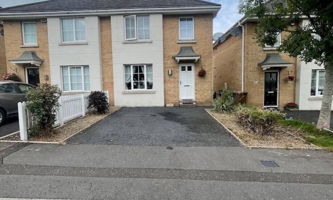 Dunmurry Casa | Mayfield square