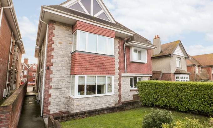 Swanage Cabaña | MAYFLOWER, family friendly, character holiday cottage in Swanage