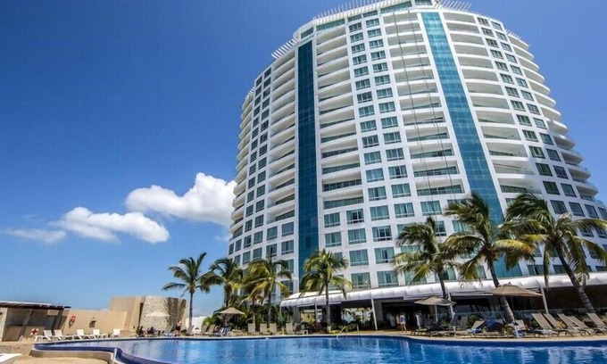 Marina Mazatlán Hotel | Mazatlan Peaceful Junior Suite with Terrace & Pool