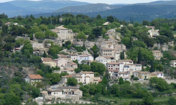 La Roque-sur-Pernes Casa | Mazet recientemente renovado en el corazón de la Provenza y sus colinas.