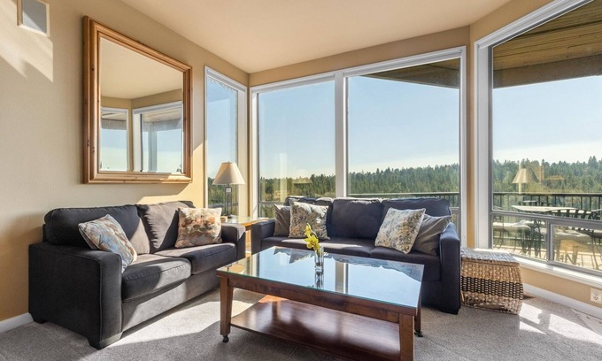 Century West Condominio | MBV 326 | Mt Bachelor Village Resort, community pool & hot tub, river views