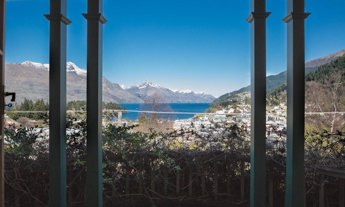 Queenstown City Centre Cabaña | McAlister House - Queenstown Holiday Home