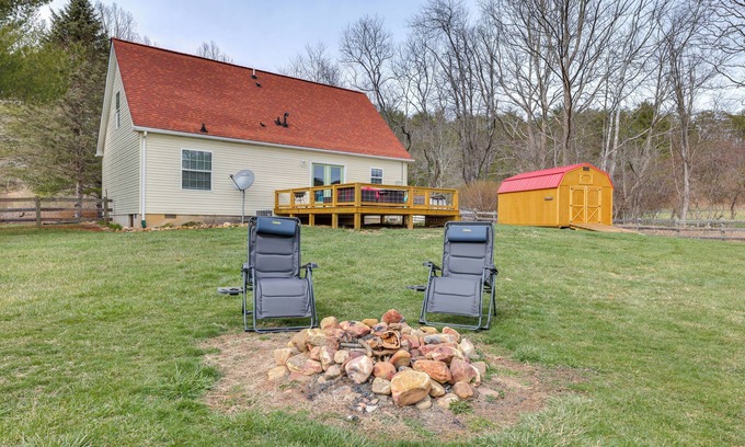 McDowell Casa | McDowell ‘Highland County River Retreat’ w/ Views!