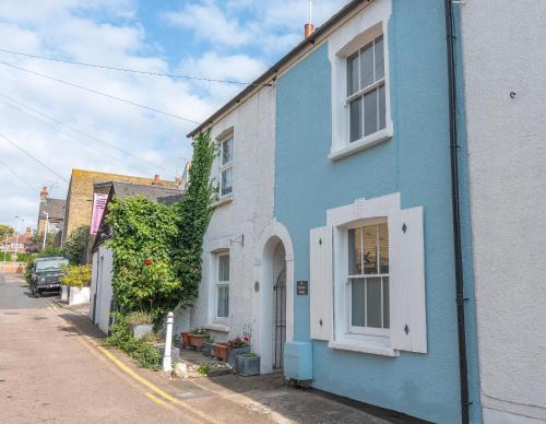 Broadstairs Casa | McEnroe Cottage - Heart of Town - Beach