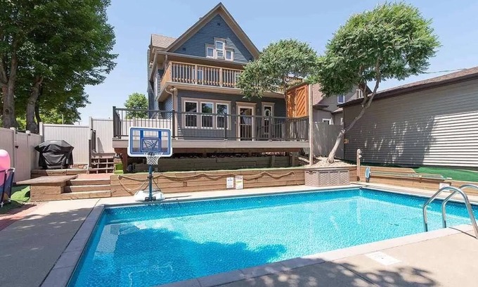 Sioux Falls Casa | McKennan Park Poolside Oasis